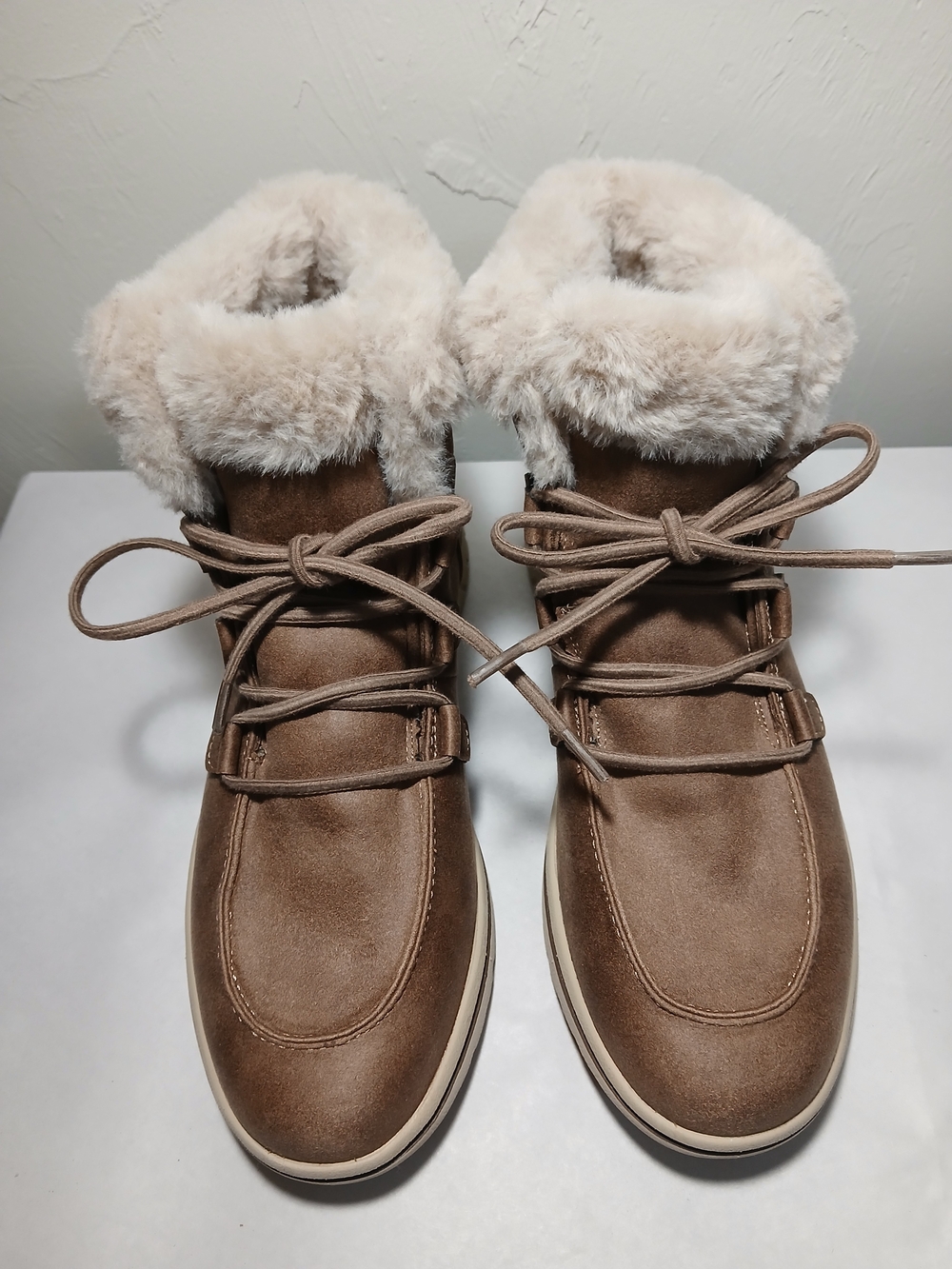 White Mountain Women Tan Faux-Fur Lined Lace-Up Ankle Boots 8.5M